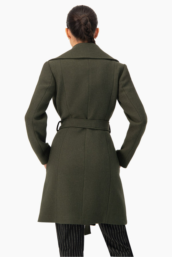 Abrigo cruzado con cinta en cintura