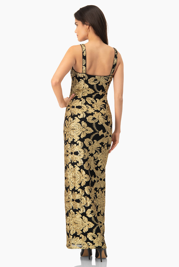 Vestido largo y lentejuelas dorada
