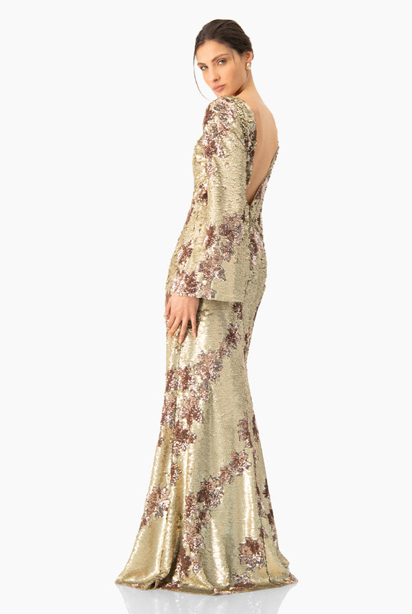 Vestido largo y espalda descubierta