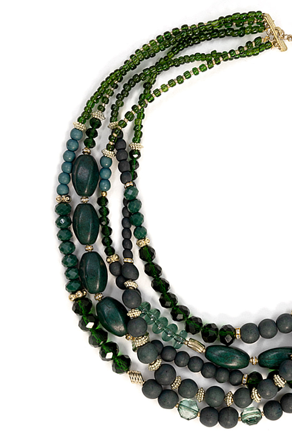 Collar multicapa verde esmeralda con cuentas mixtas y detalles dorados