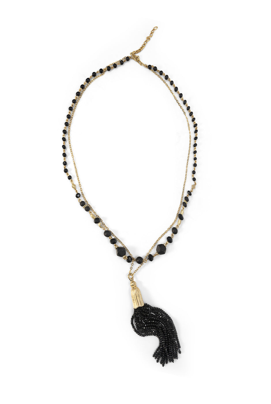 Collar con cuentas negras y borla colgante
