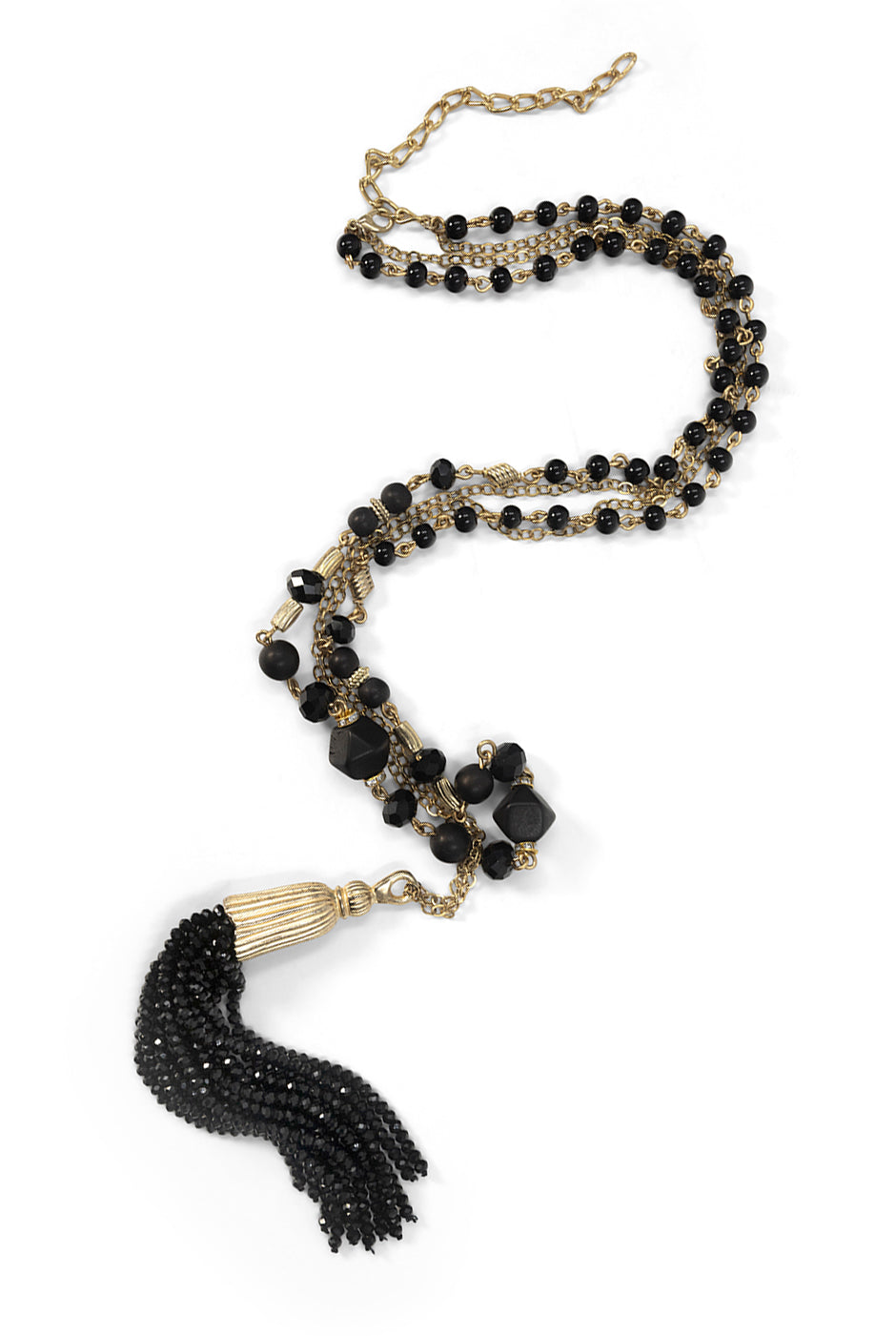 Collar con cuentas negras y borla colgante