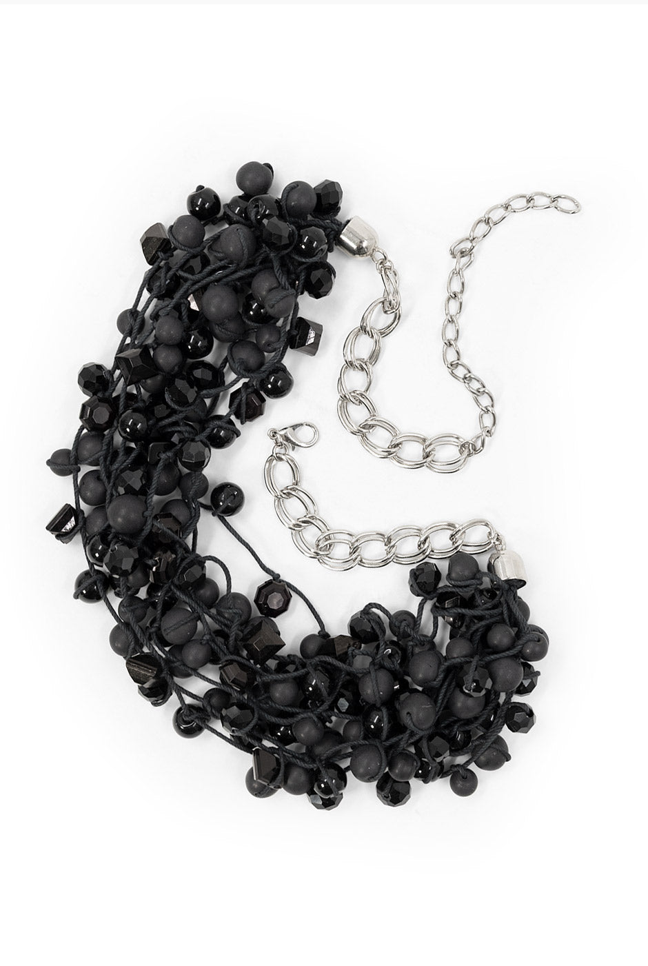 Collar negro de cuentas brillantes con cadena ajustable