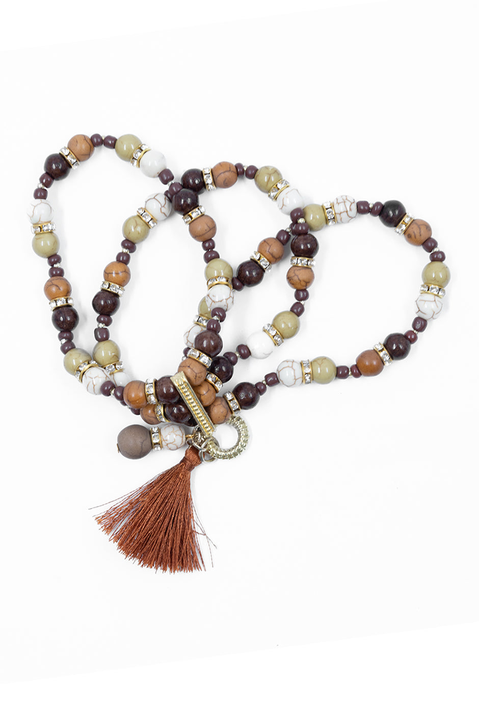 Pulsera Triple Beads con cuentas café y dijes colgantes