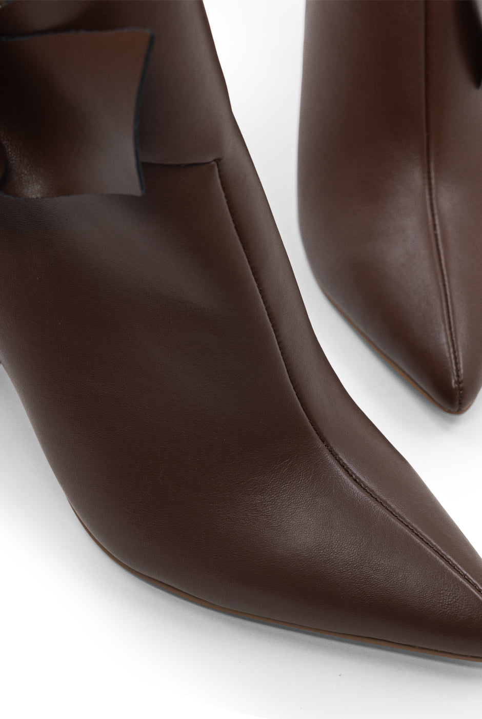 Botín PU Knot café con lazo y tacón grueso