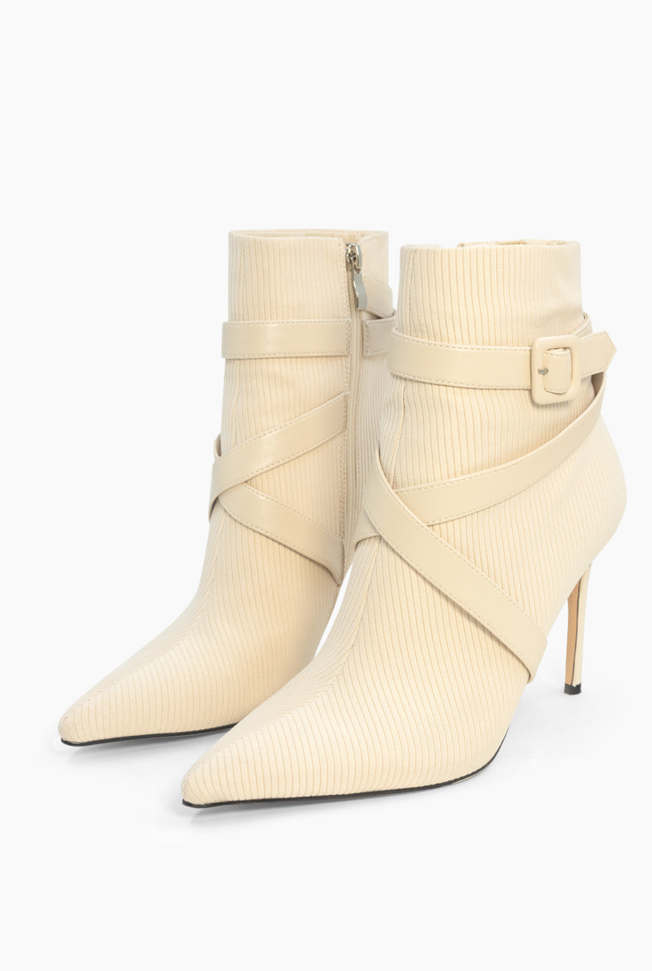 Botín Canalé beige con tacón stiletto y cinto envolvente de ecopiel