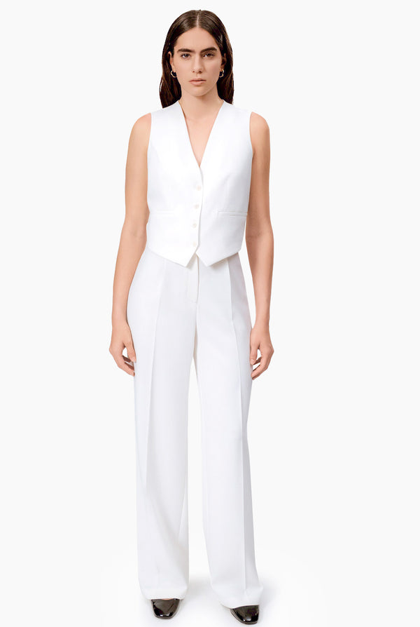 Pantalon sastreado y pierna ancha