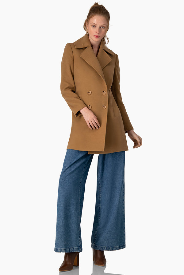 Abrigo cruzado con botones