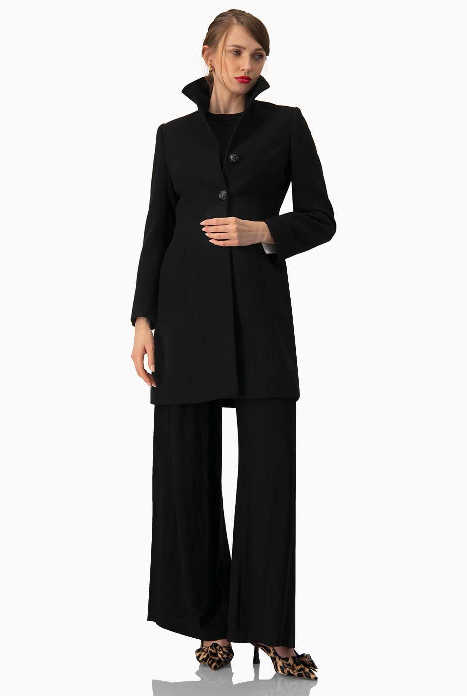 Abrigo cruzado negro con botones