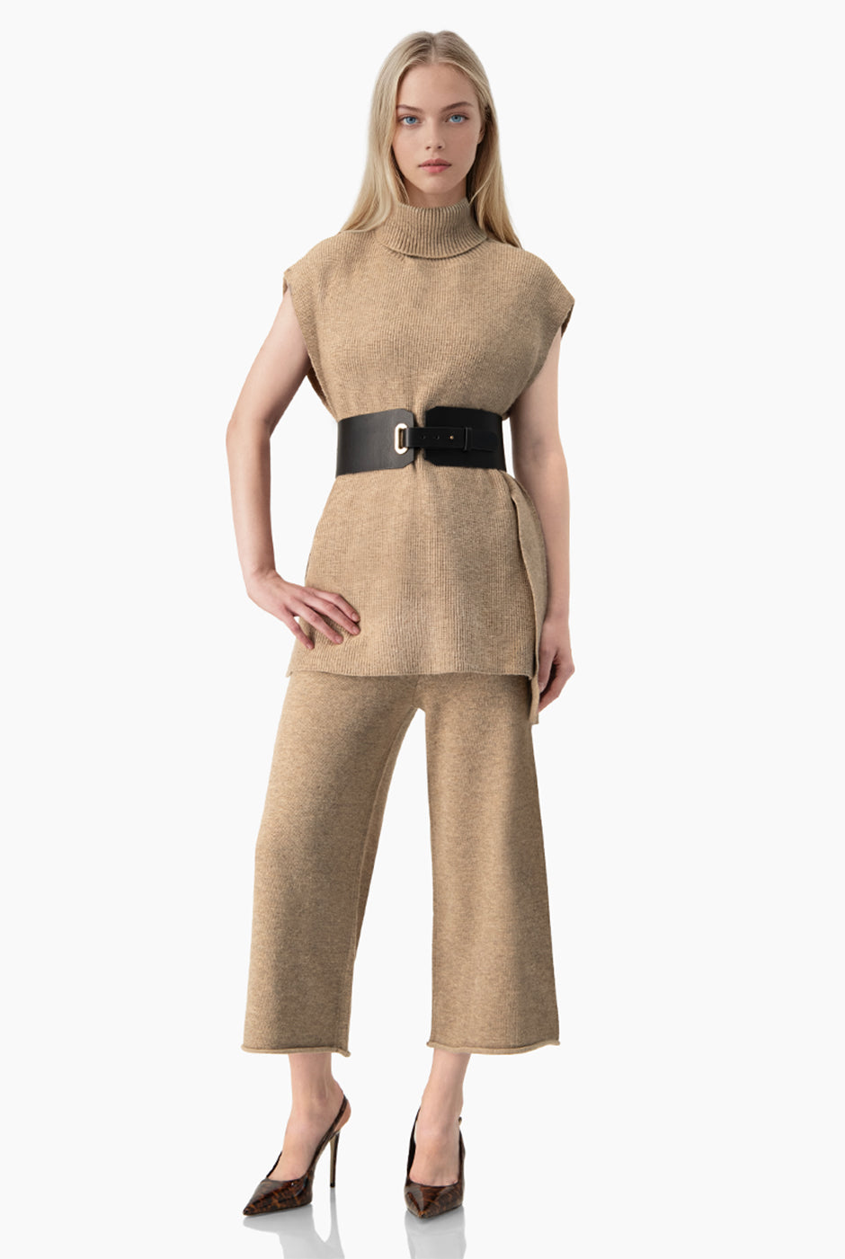 Set de chaleco beige de punto grueso con pantalón ancho