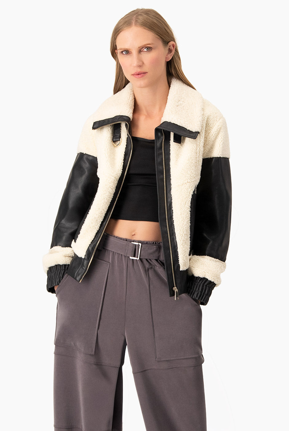 Chaqueta Teddy PU negra con ecopiel y textura afelpada