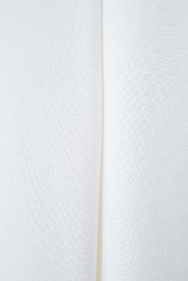 Pantalon sastreado y pierna ancha