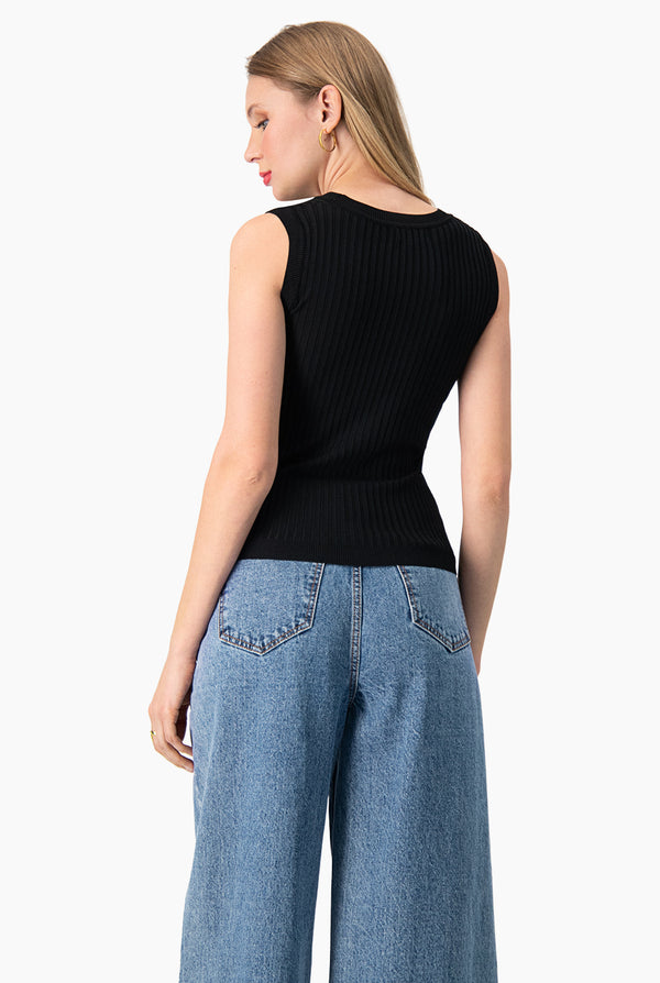 Blusa sin mangas color negro